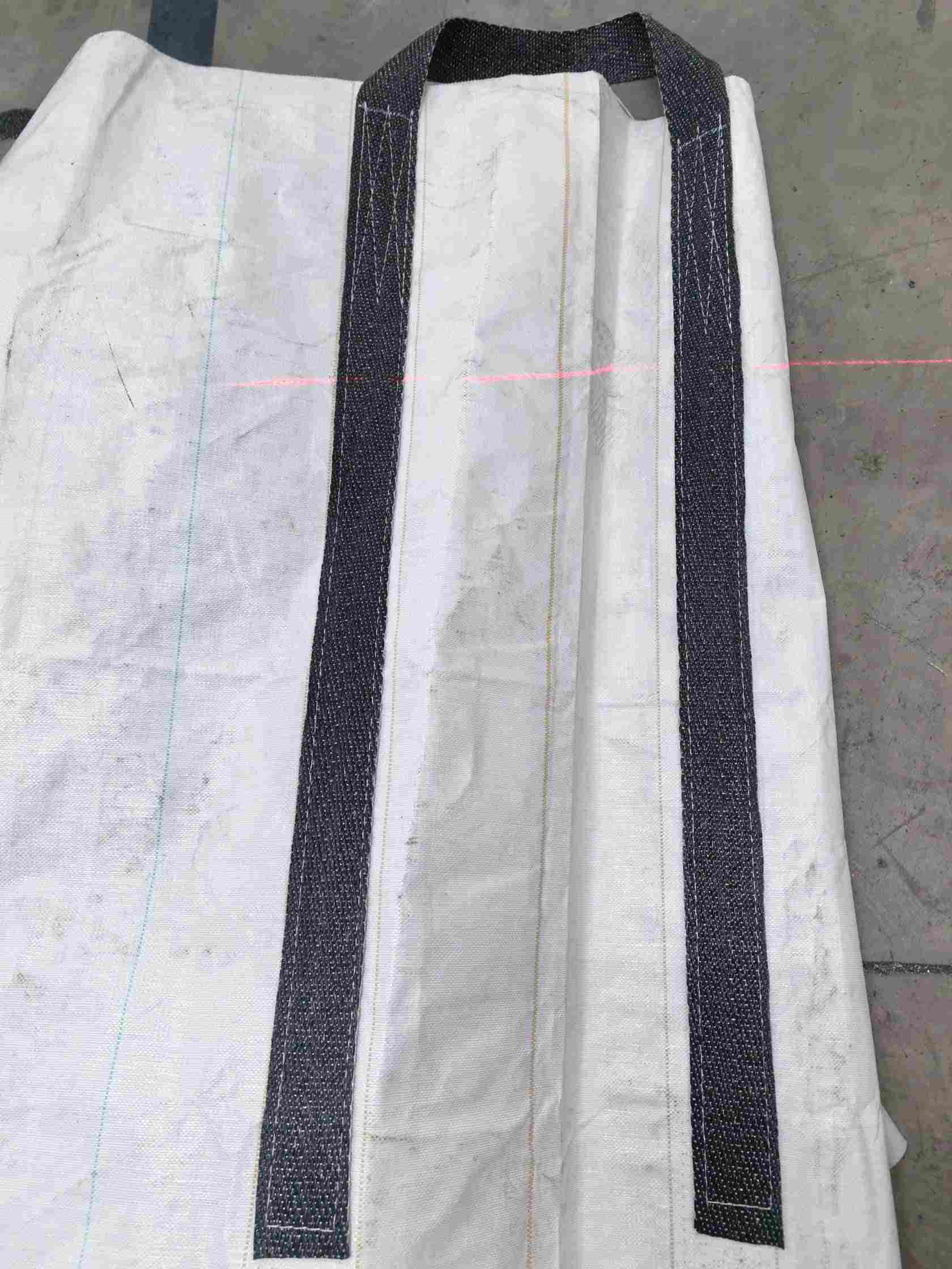 Automatic FIBC lifting handles sewing machine